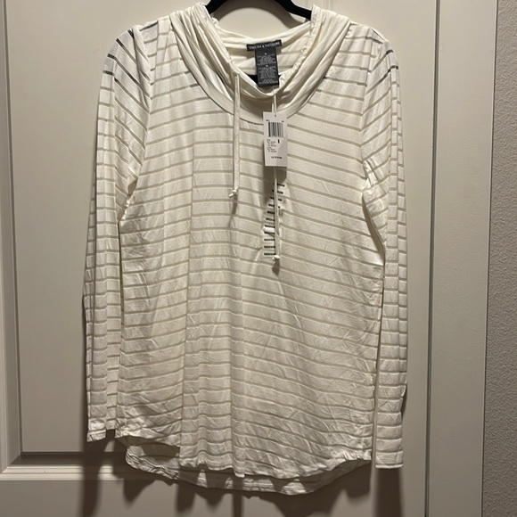 Top - Picture 1 of 2